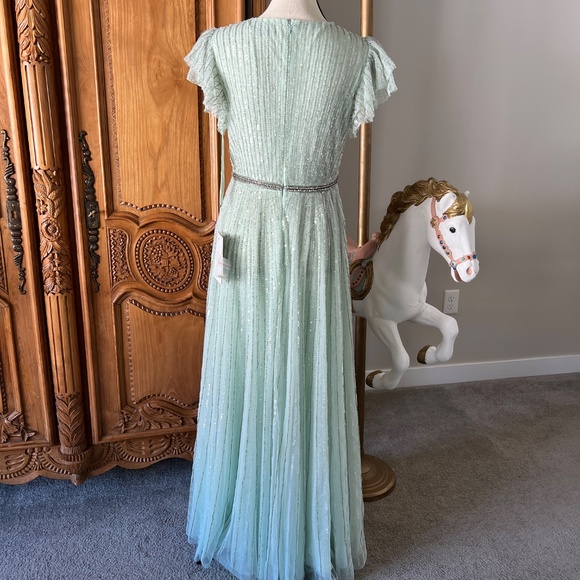 NWT Mac Duggal 5502 Green Sequined Wrap Over Ruffled Cap Sleeve Gown Green 8 - Picture 5 of 11